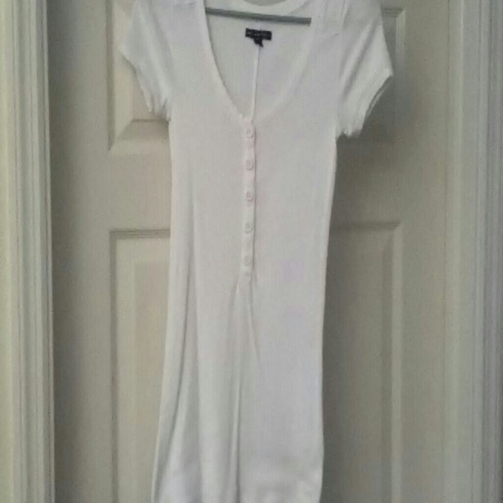 BRAND NEW American Eagle Cream Shirt- M